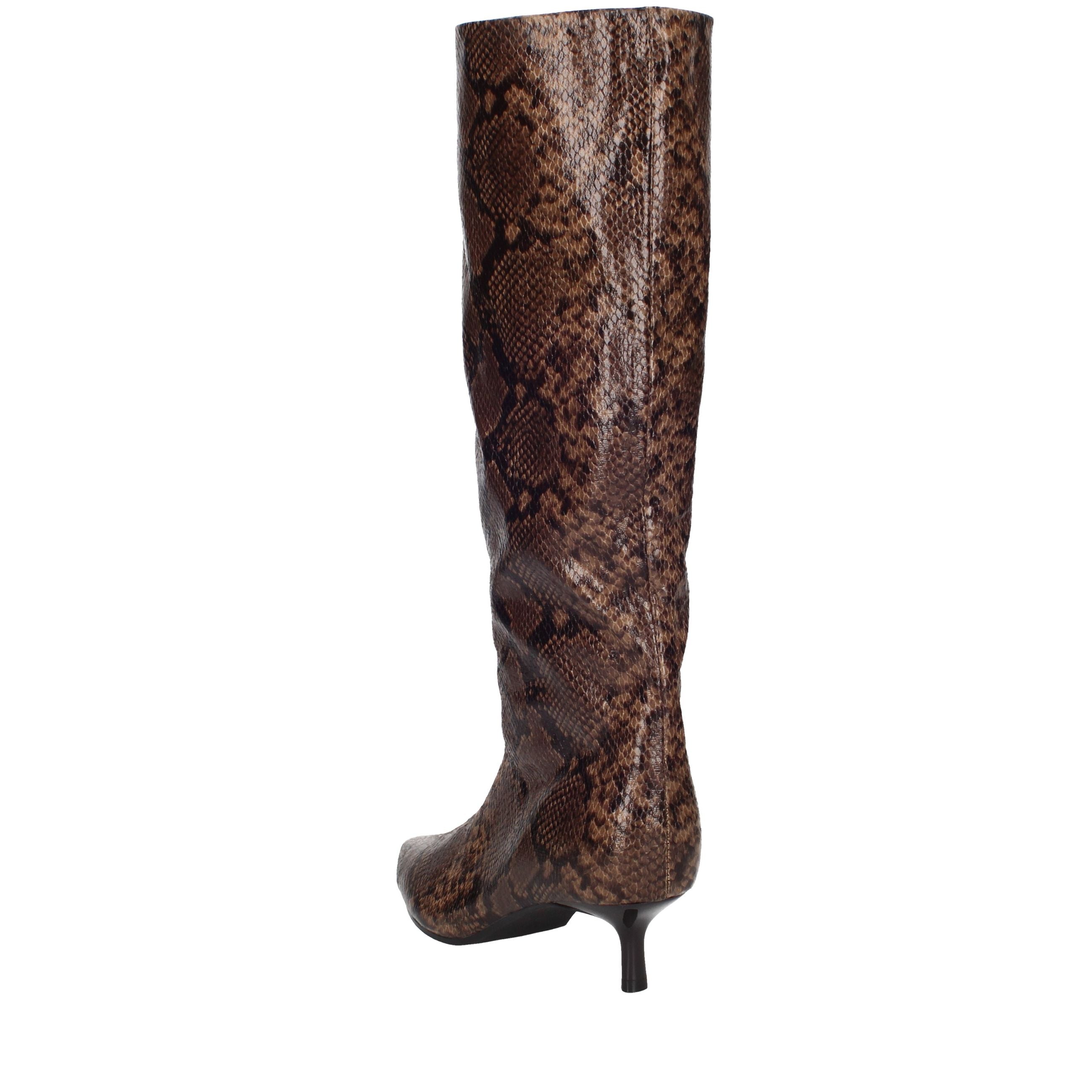 CORINA  M6703