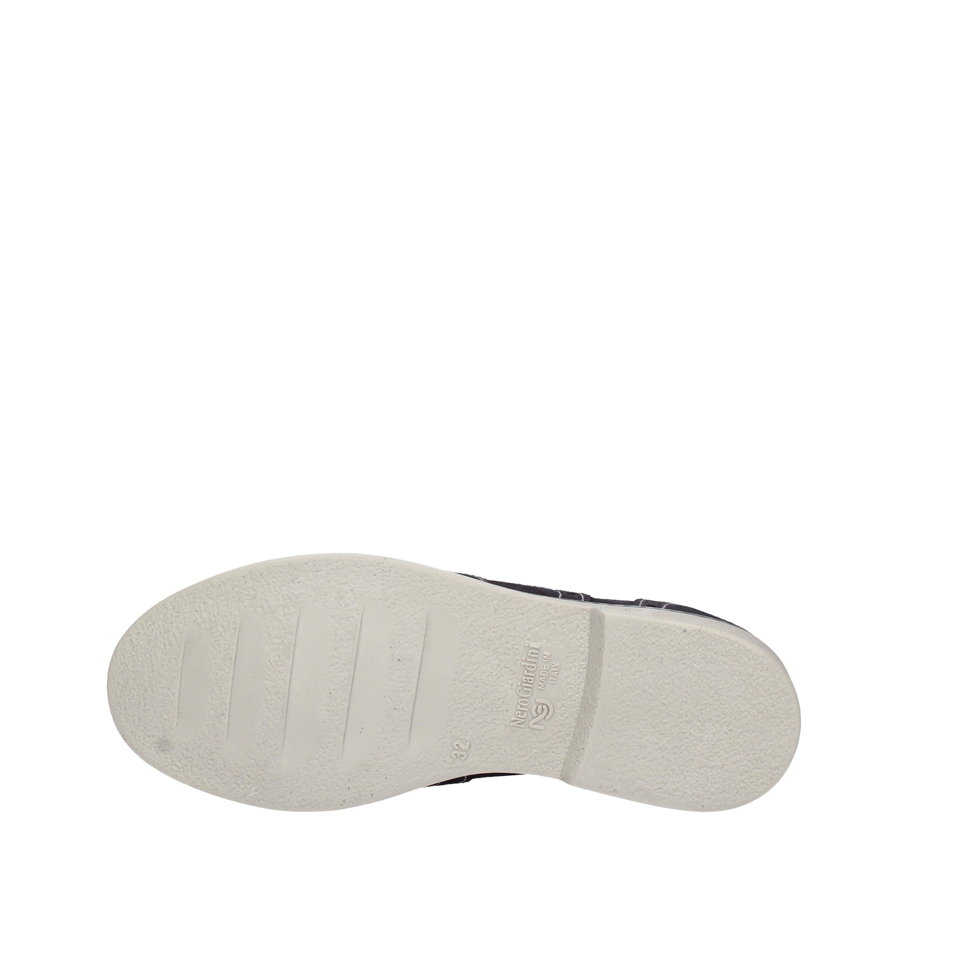 nero giardini stringata modello velour indios in stile inglese blu p933410m