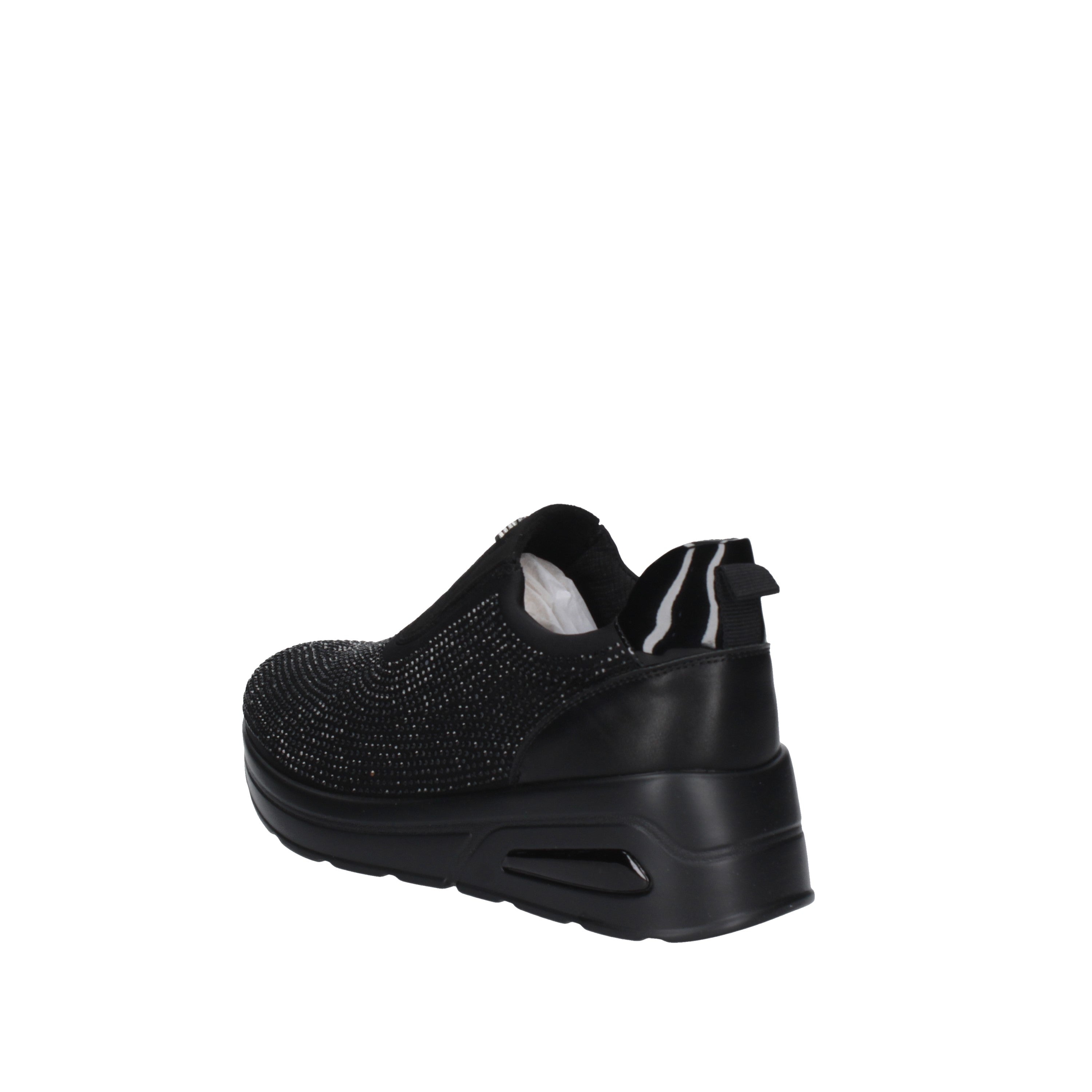 inblu slip on in 385