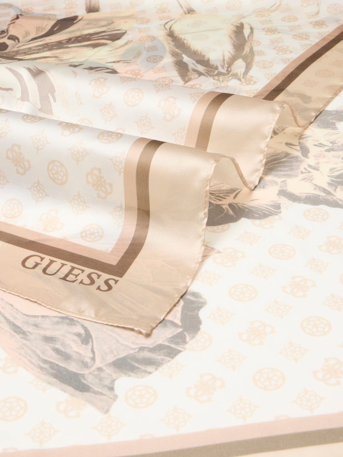 GUESS PRINTED KEFIAH AW5491 POL03