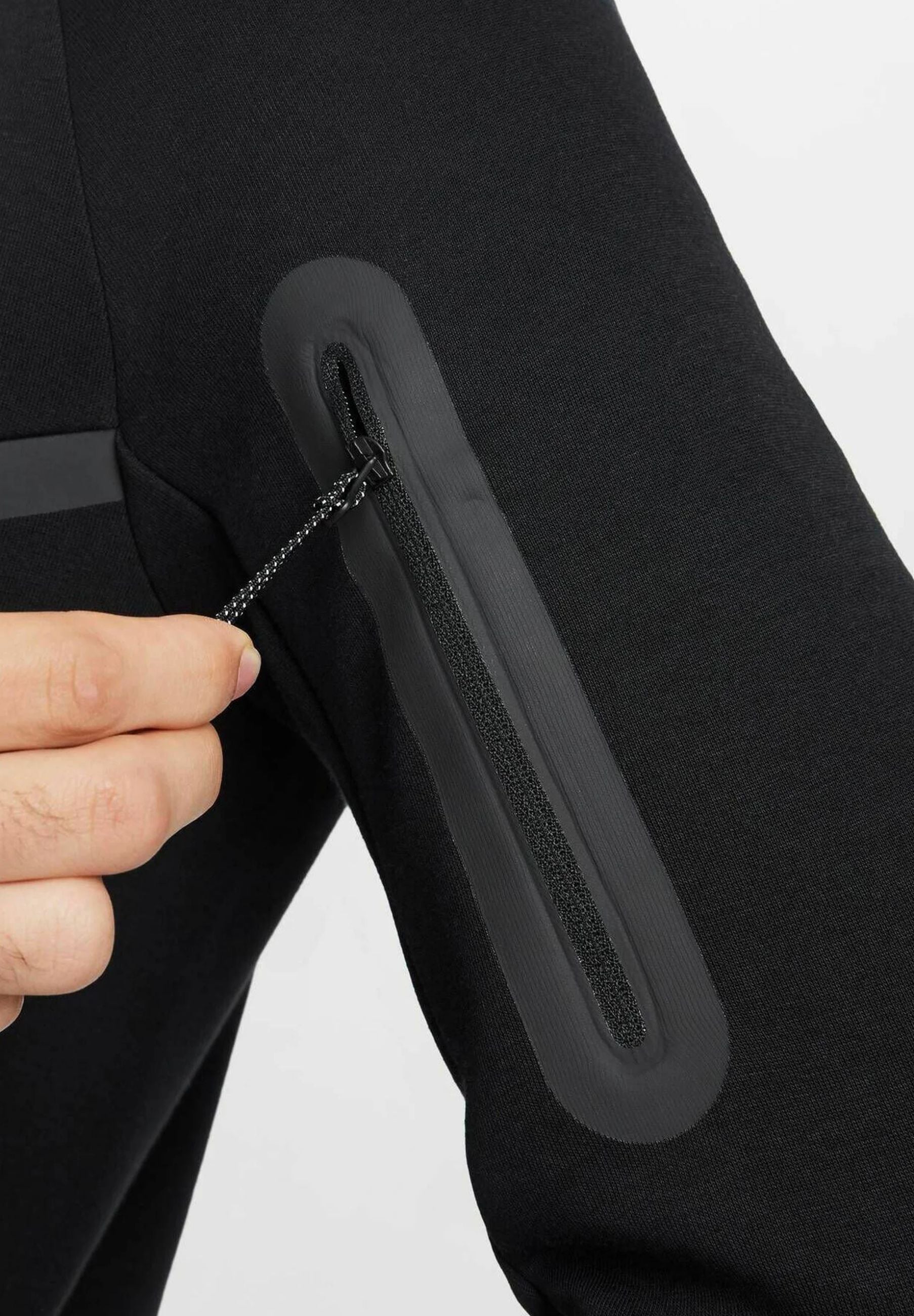 Nike TECH FLEECE HV0949-010