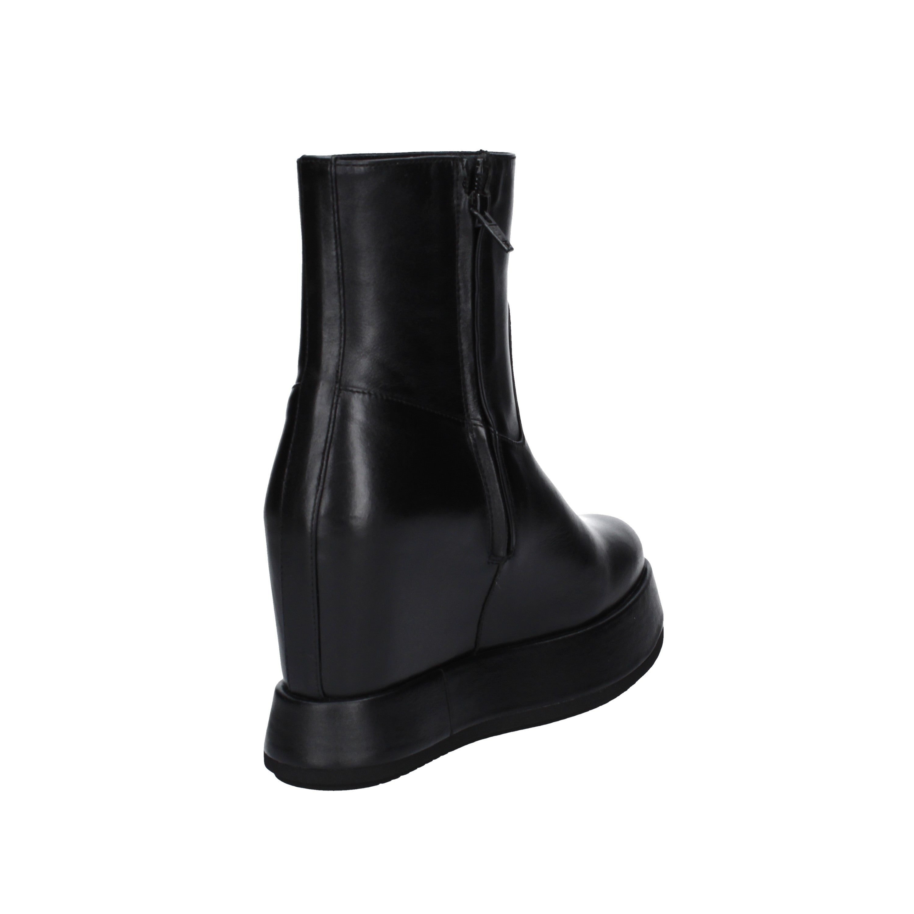 paloma barcelo' tronchetto ivey