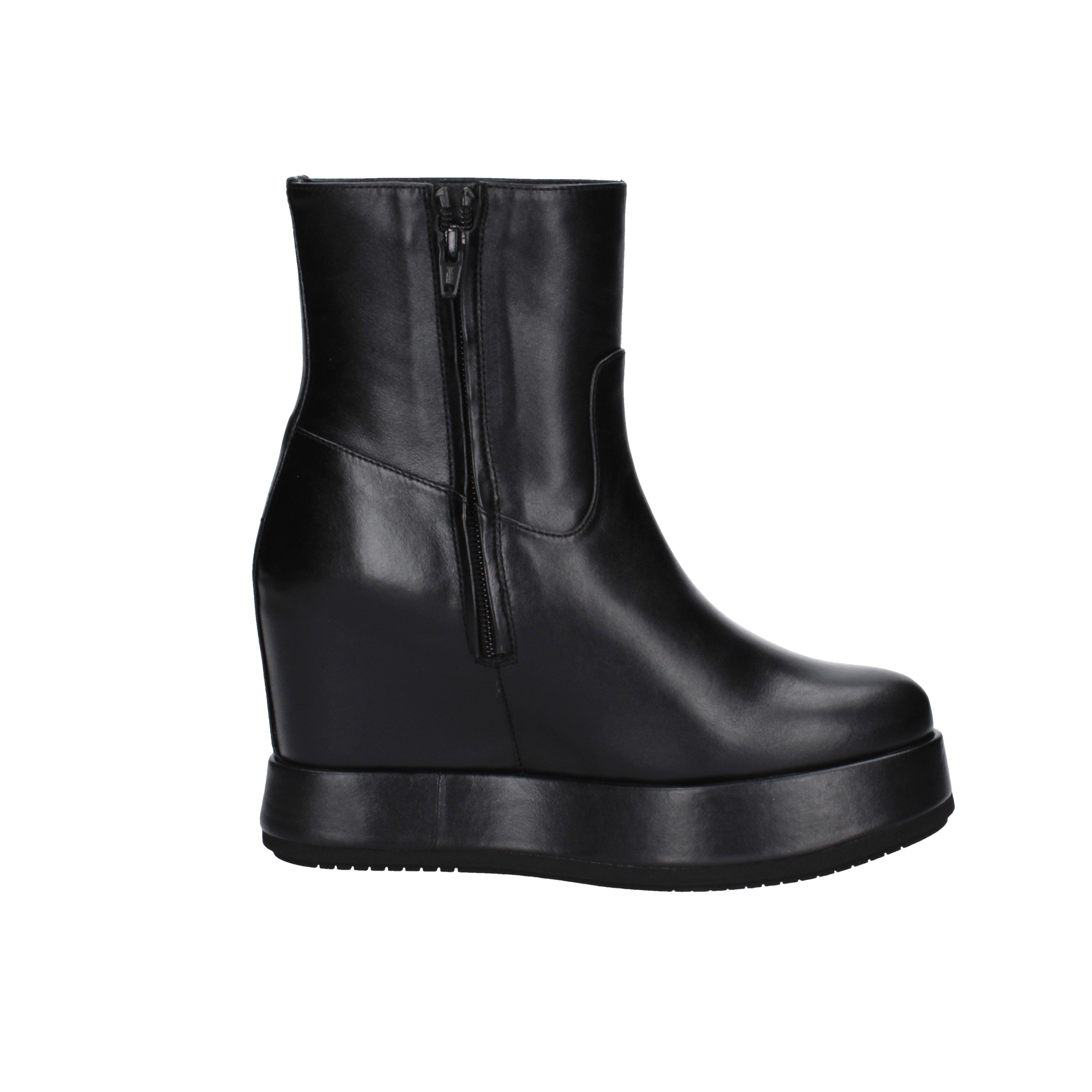 paloma barcelo' tronchetto ivey